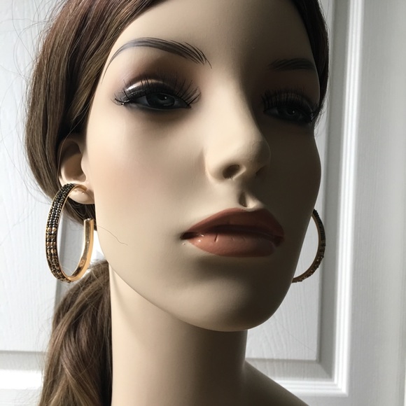 Gold Hoop Earrings For Women Medium Hoops - Picture 3 of 8